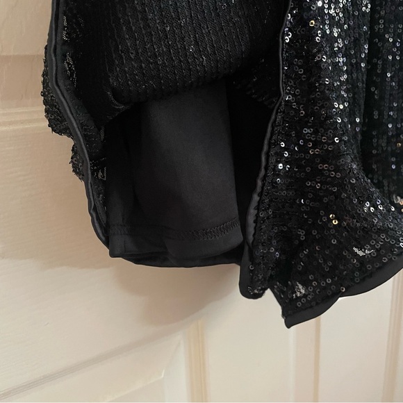 NWT Lulus Extravagant Shine Black Satin Sequin Sleeveless Bow Romper Size Small - Picture 8 of 12